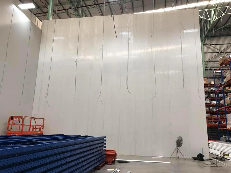 งานติดตั้งผนัง sandwich panel