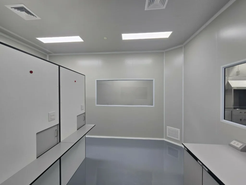 งาน ติดตั้ง ห้องคลีนรูม (17)
